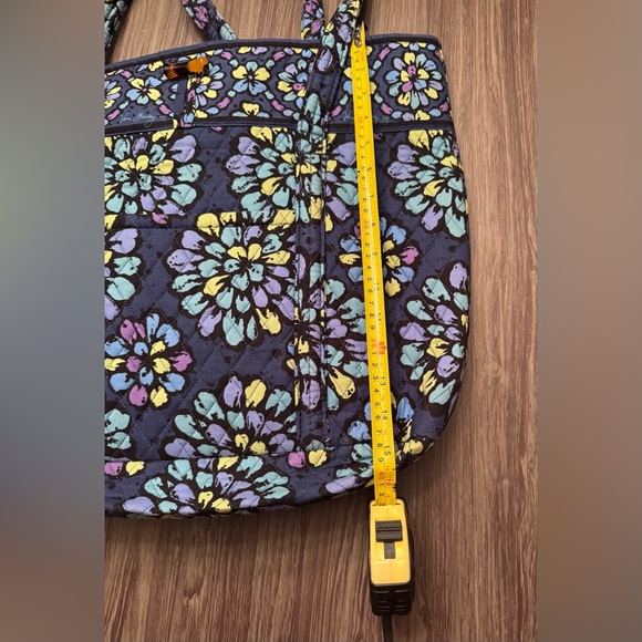 Vera Bradley overnight bag - Picture 10 of 11